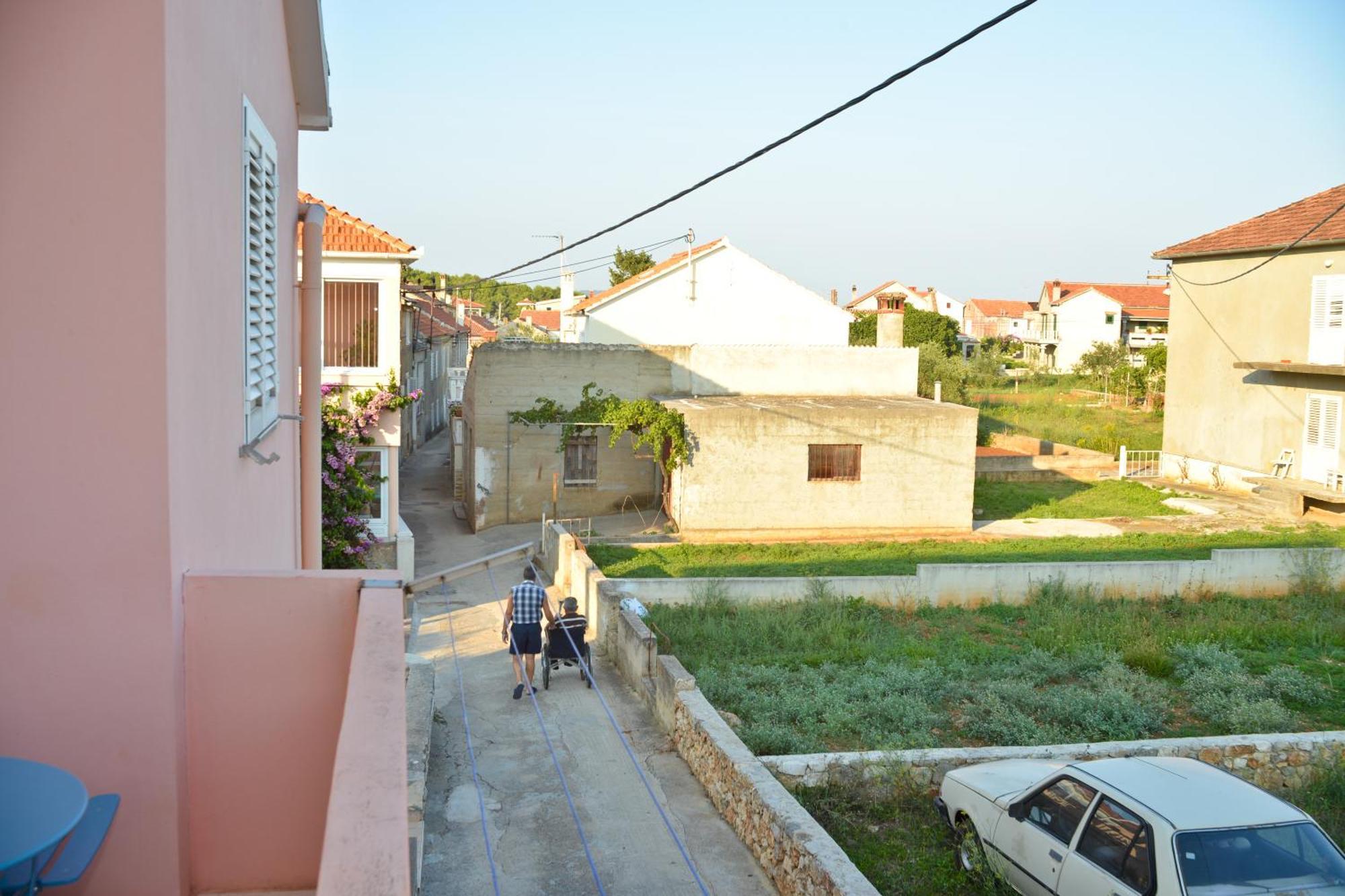 Apartments Lonic Kukljica Rum bild